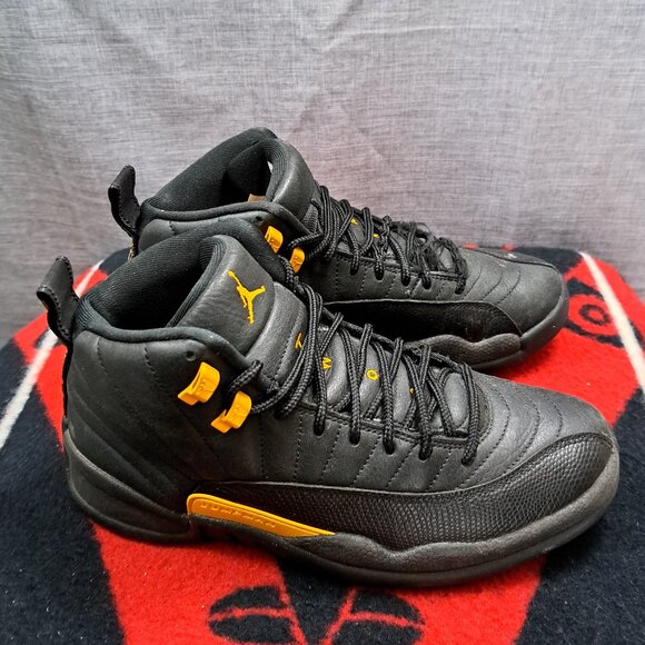 %Size 8 Nike Air Jordan 12 \